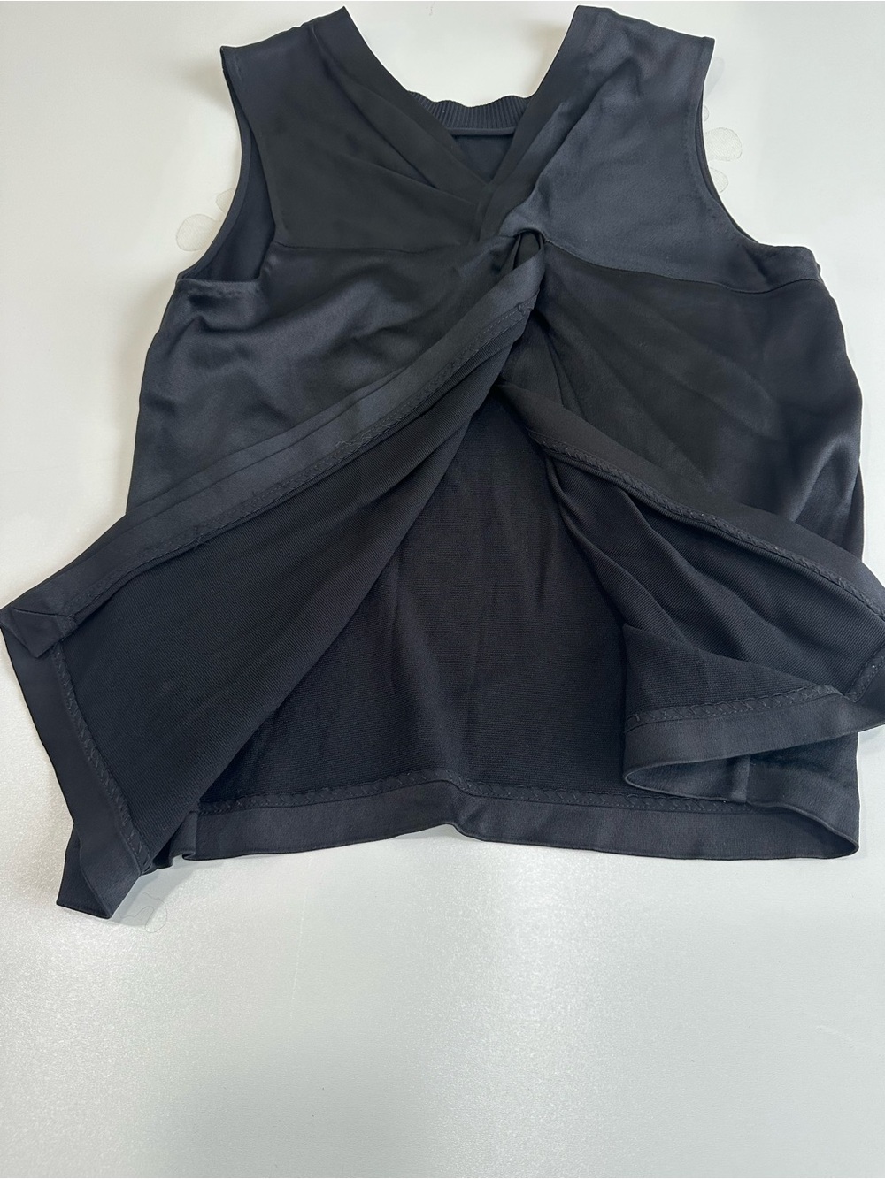 3-1 Phillip Lim black sleeveless blouse twist or knot detail at the back Sz 6 - Picture 4 of 12